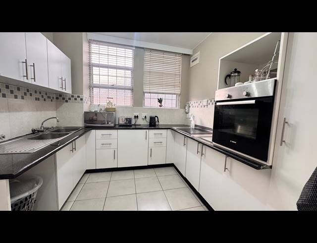 1.5 BEDROOM APARTMENT FOR SALE IN MORNINGSIDE